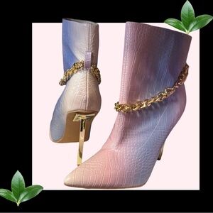 SIZE 10 .. Stylish Blue Pointed Toe Heels with Gold Chain Detail